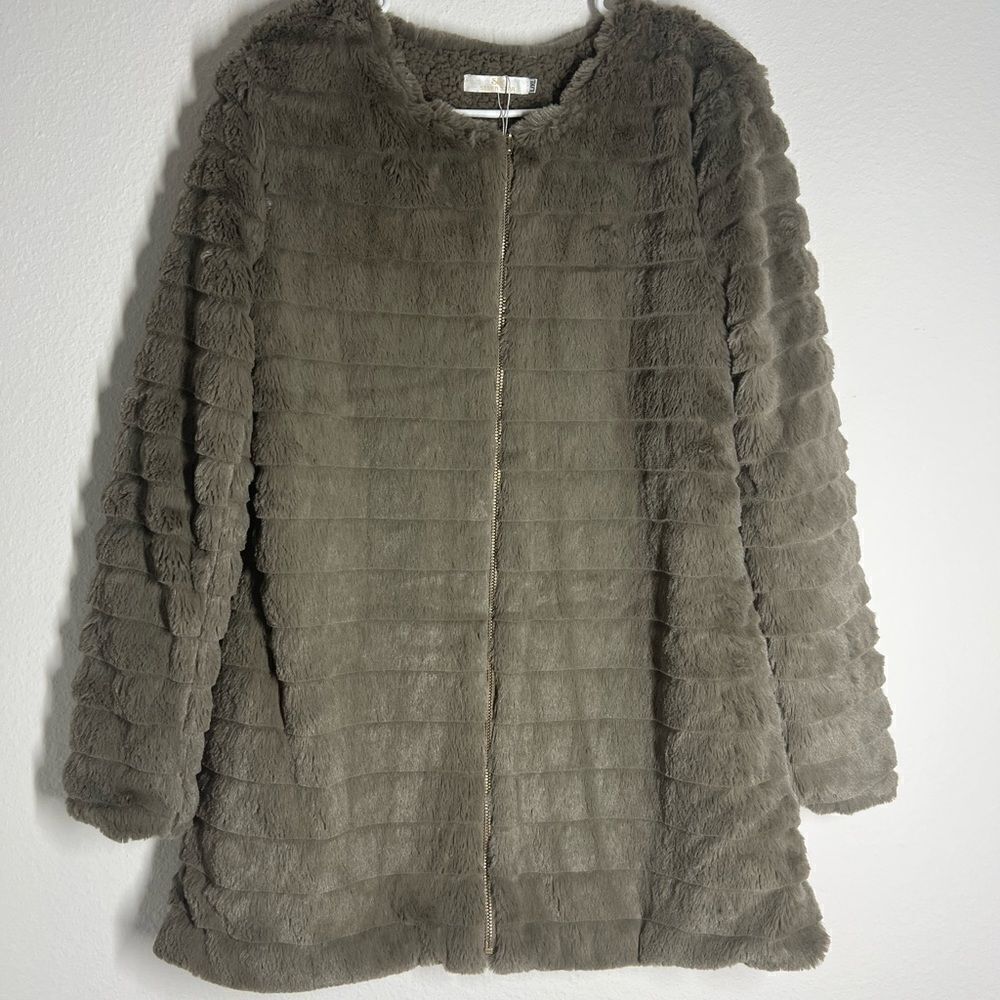 Seven Star Faux Fur Coat Zipper Gray Size L Lined NWOT
